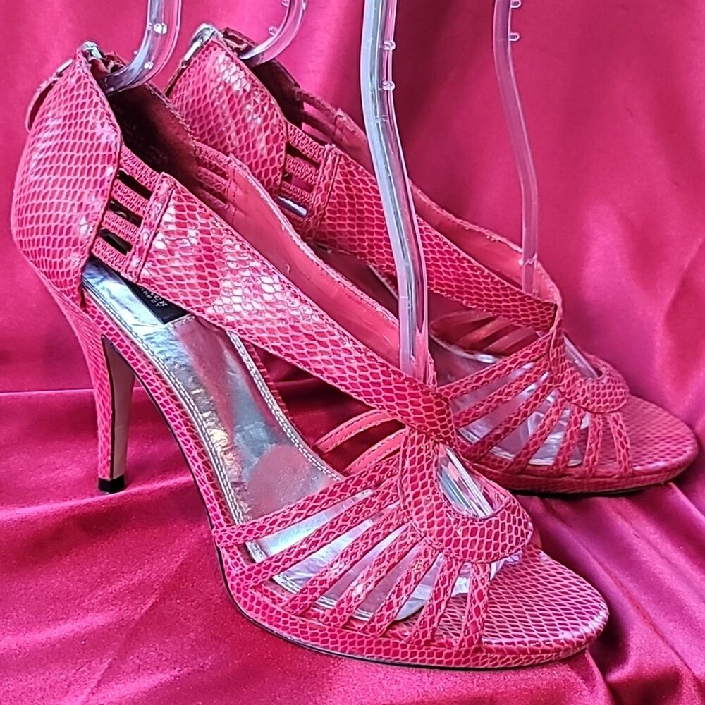 WHITE HOUSE BLACK MARKET sz9.5 Lucille sandal heel platform Snakeskin pr…